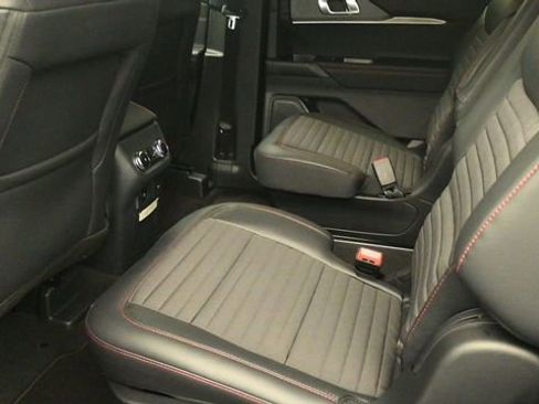 New 2026 Ford Explorer ST-Line AWD/4WD image 10