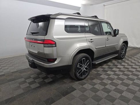 Used 2025 Lexus GX 550 w/ Accessory Package (2T) AWD/4WD image 10