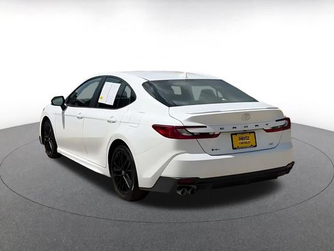 Used 2026 Toyota Camry SE FWD image 9