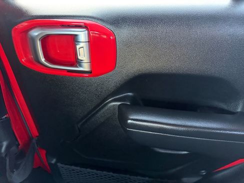 Used 2021 Jeep Gladiator Sport image 34