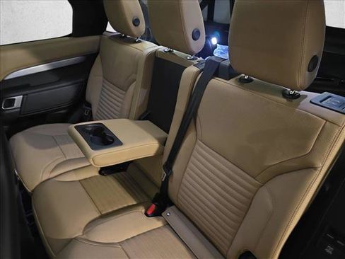 New 2026 Land Rover Discovery Limited Edition AWD/4WD image 14