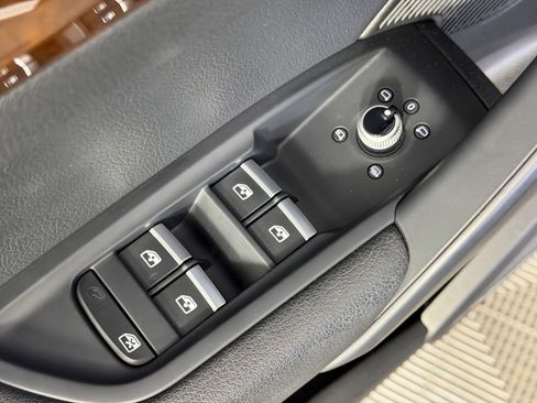 Used 2018 Audi Q5 2.0T Premium Plus w/ Premium Plus Package image 23