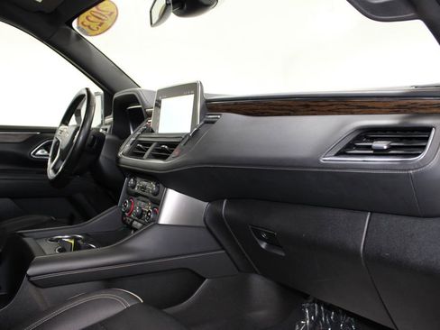 Used 2023 Chevrolet Suburban Premier image 32