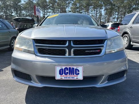 Used 2013 Dodge Avenger SE image 2