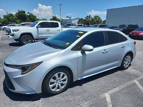 Used 2022 Toyota Corolla LE FWD image 13