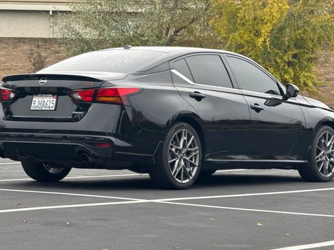 Used 2024 Nissan Altima 2.0 SR image 5