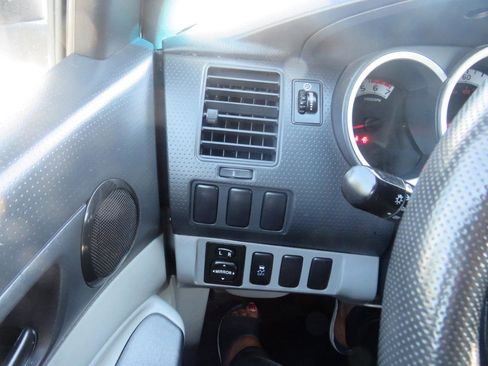 Used 2015 Toyota Tacoma PreRunner w/ Convenience Package RWD image 11