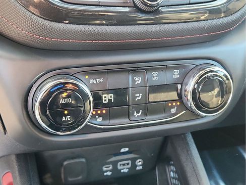 Used 2021 Chevrolet TrailBlazer RS w/ Technology Package image 15