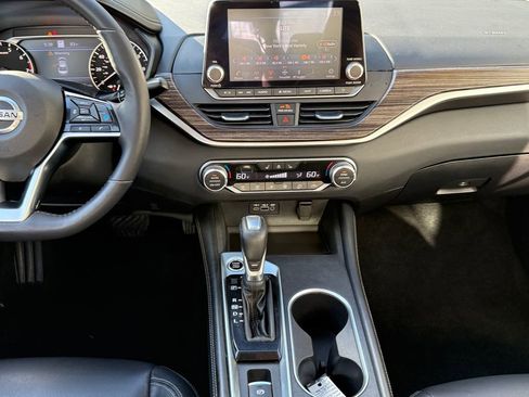 Used 2019 Nissan Altima 2.5 Platinum AWD/4WD image 12
