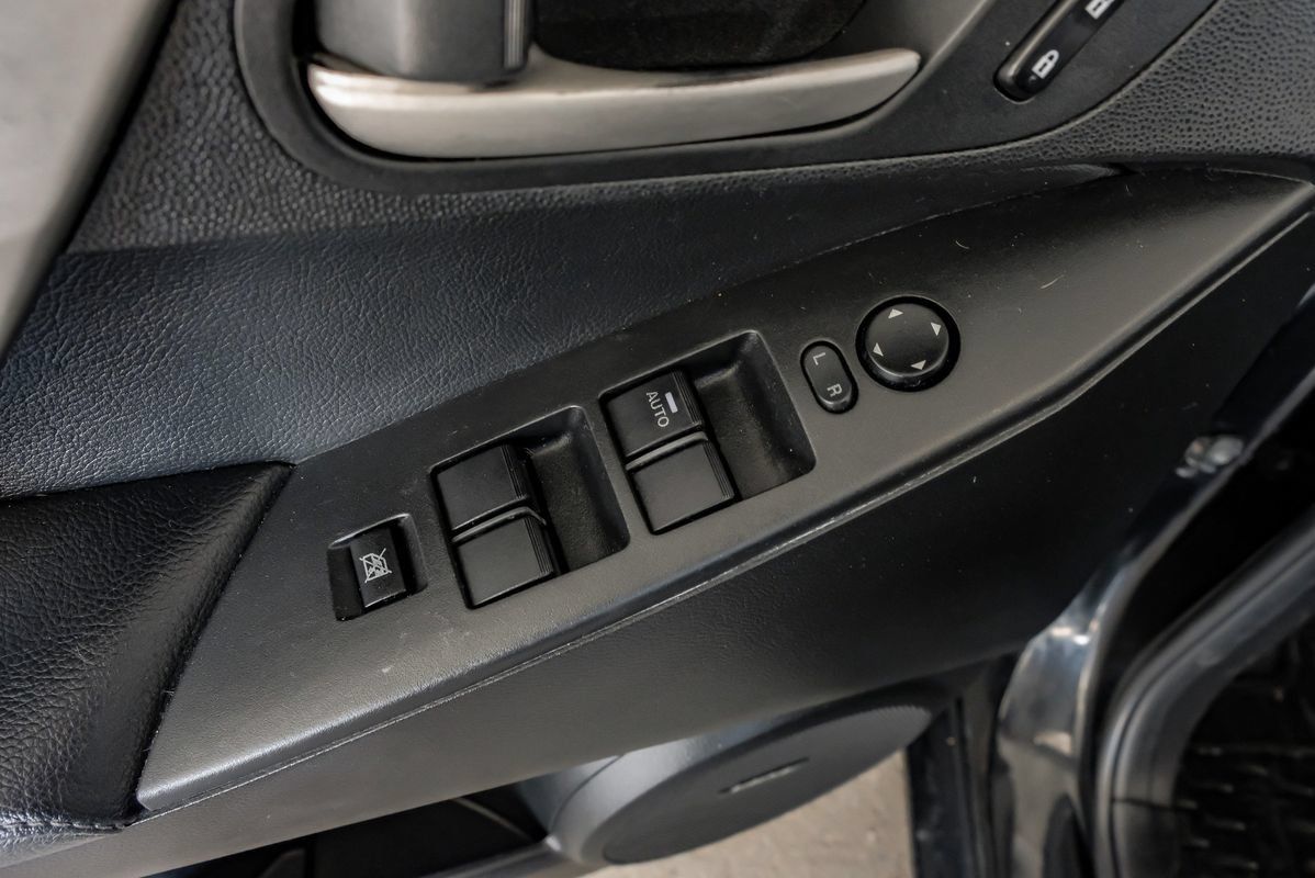 Used 2012 MAZDA MAZDA3 i Grand Touring w/ Tech Pkg FWD image 42