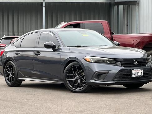 Used 2022 Honda Civic Sport image 2