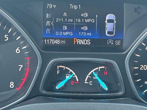 Used 2017 Ford Escape SE w/ Equipment Group 201A AWD/4WD image 11