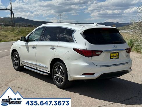 Used 2019 INFINITI QX60 Luxe w/ Essential Package FWD image 3
