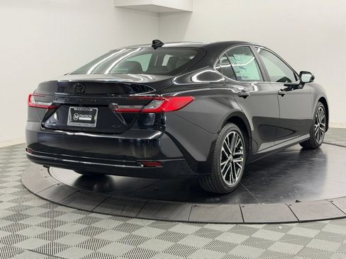 Used 2026 Toyota Camry XLE FWD image 8
