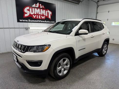 Used 2019 Jeep Compass Latitude w/ Cold Weather Group AWD/4WD image 1