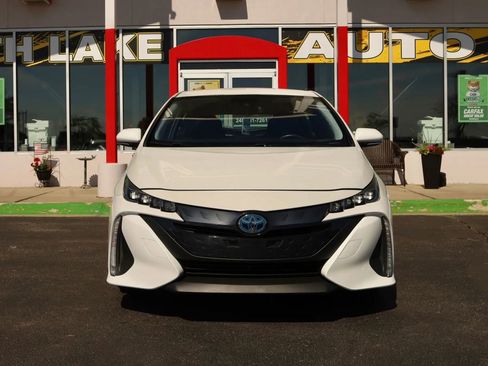 Used 2019 Toyota Prius Prime Premium FWD image 2
