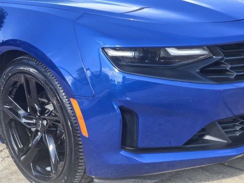 Used 2023 Chevrolet Camaro LT RWD image 9