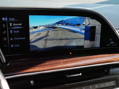 Certified 2023 Cadillac Escalade Premium Luxury image 31