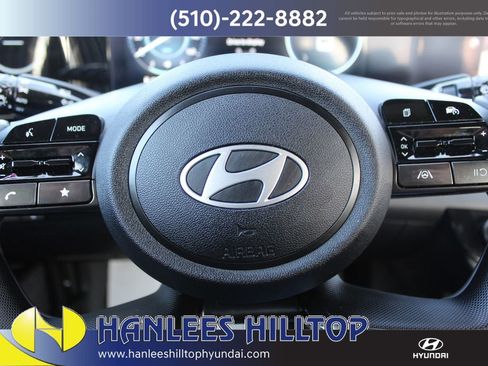 Used 2025 Hyundai Elantra SEL image 26