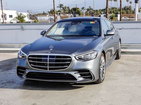 Used 2025 Mercedes-Benz S 580 4MATIC Sedan image 4