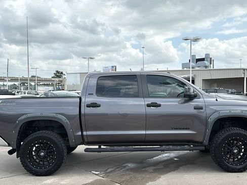 Used 2018 Toyota Tundra SR5 w/ SR5 Upgrade Package image 6