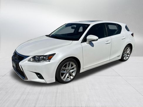 Used 2016 Lexus CT 200h w/ Navigation Package FWD image 3