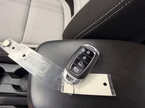 Used 2025 Hyundai Venue SEL FWD image 34