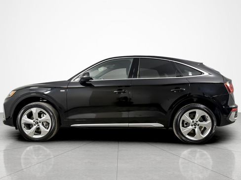 Used 2023 Audi Q5 2.0T Premium w/ Convenience Package AWD/4WD image 2