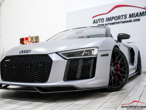 Used 2018 Audi R8 V10 w/ Carbon Exterior Package AWD/4WD image 2