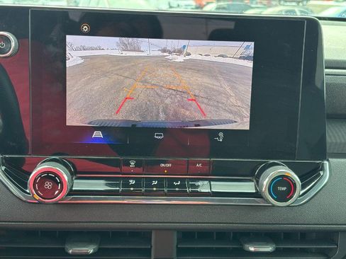 Used 2023 Chevrolet Colorado W/T image 23