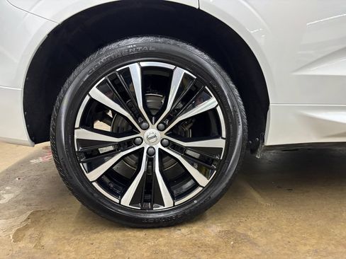 Used 2024 Volvo XC60 B5 Plus w/ Protection Package Premier AWD/4WD image 36