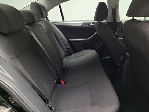 Used 2015 Volkswagen Jetta SE FWD image 19