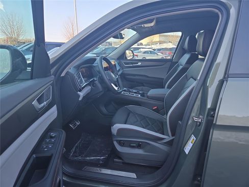 New 2026 Volkswagen Atlas Peak Edition image 14