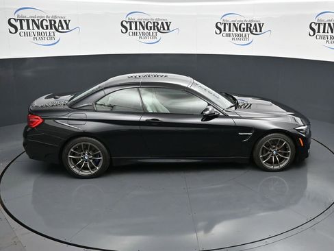 Used 2018 BMW M4 Convertible image 16