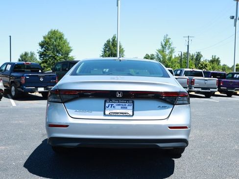 Used 2024 Honda Accord EX image 7