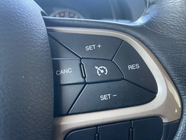 Used 2016 Jeep Renegade Latitude w/ Cold Weather Group AWD/4WD image 16