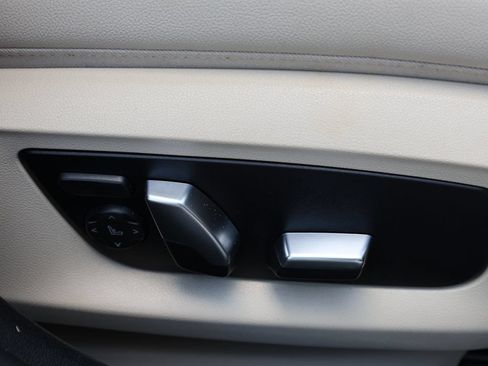Used 2021 BMW 530i xDrive AWD/4WD image 24