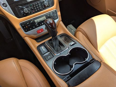 Used 2011 Maserati GranTurismo Convertible RWD image 24
