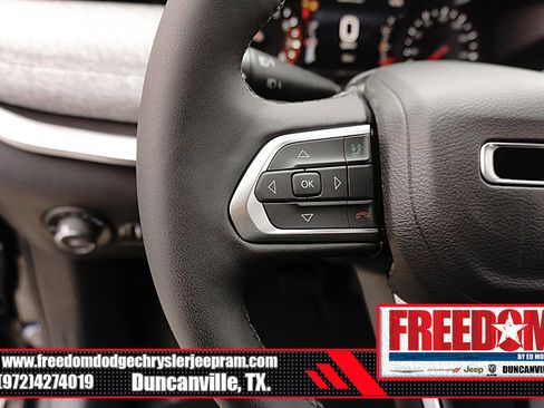 New 2026 Jeep Compass Latitude image 24