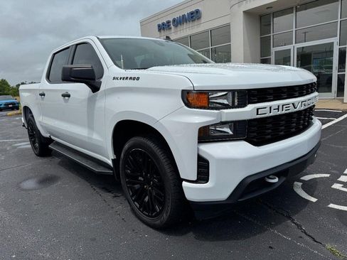Used 2022 Chevrolet Silverado 1500 Custom w/ Safety Confidence Package RWD image 2