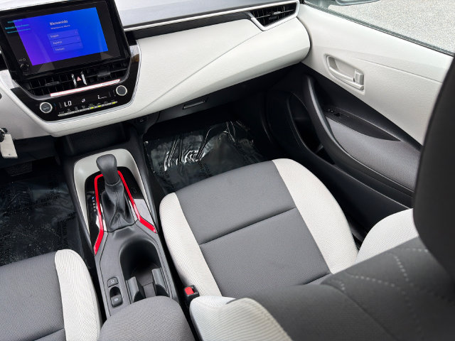 Used 2025 Toyota Corolla LE FWD image 19