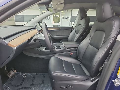 Used 2023 Tesla Model Y Long Range image 19