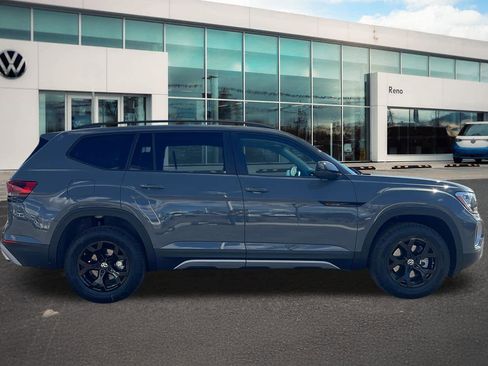 New 2026 Volkswagen Atlas Peak Edition image 4