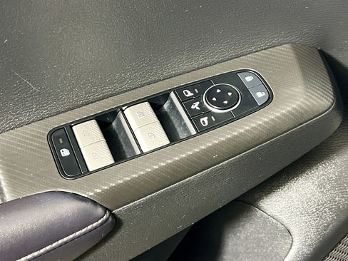 Used 2023 Mitsubishi Outlander SE image 14