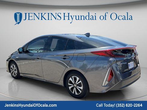 Used 2019 Toyota Prius Prime Plus FWD image 5