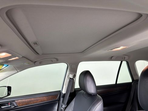 Used 2017 Subaru Outback 2.5i Limited image 14
