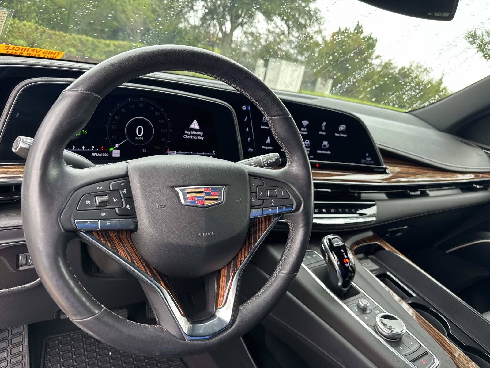Used 2023 Cadillac Escalade Luxury RWD image 15