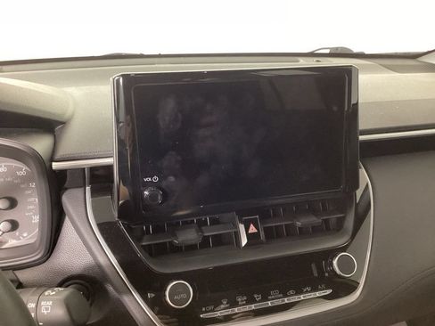 Used 2024 Toyota Corolla Cross AWD Hybrid w/ Moonroof Package image 18