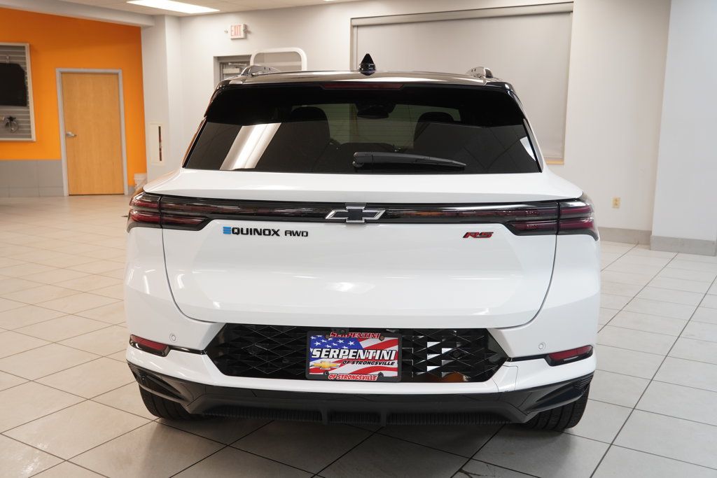 Used 2024 Chevrolet Equinox EV RS AWD/4WD image 9