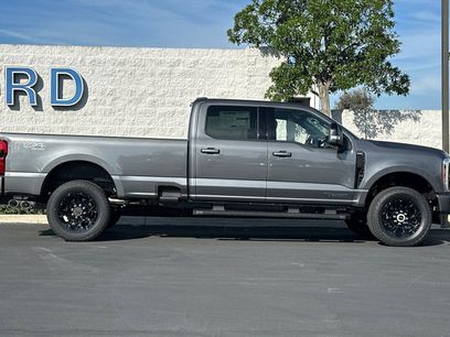 New 2026 Ford F350 Lariat w/ Black Appearance Package